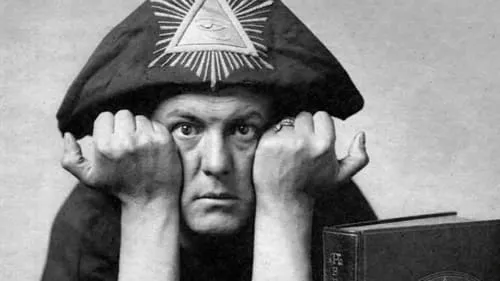 Aleister Crowley: El mago controversial que desafió los límites de la realidad